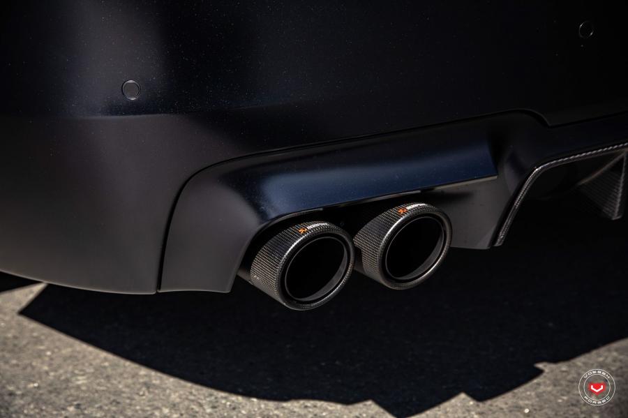 Детали экстерьера BMW M5 on Vossen Wheels (M-X2) 2019 года  (фото 6 из 25)